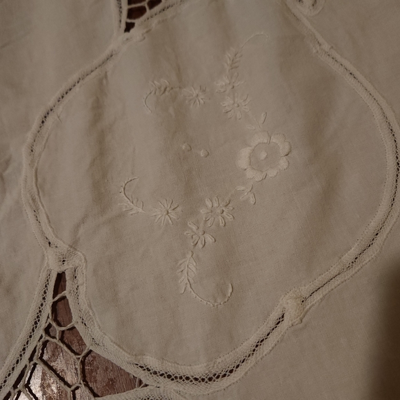 Vintage Large Rectangular Battenburg Lace Tablecloth - Picture 4 of 12